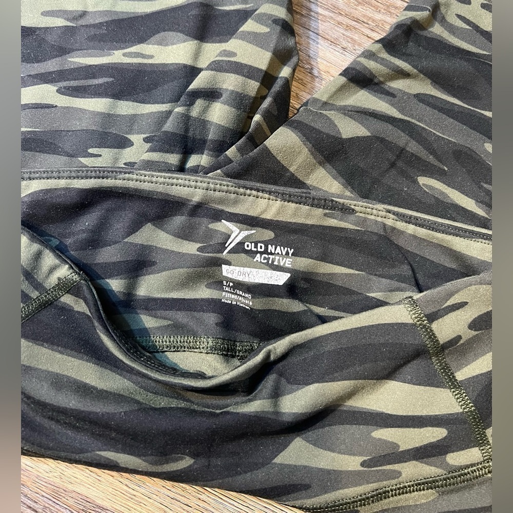 2/$25 3/$35 OLD NAVY ACTIVE GO-DRY size S - Picture 3 of 3